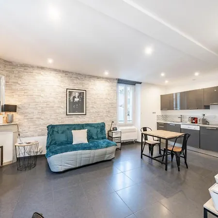 Apartment In The Heart Of